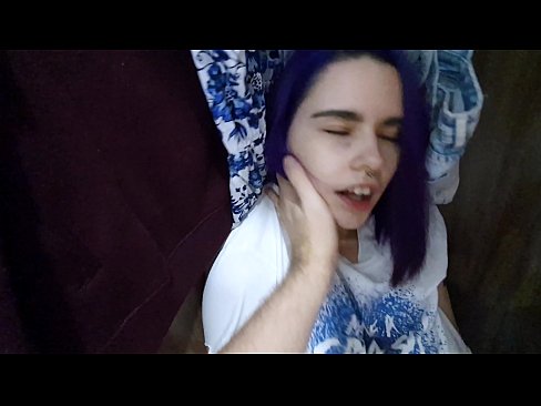 ❤️ Shkafda mening singlimni topib, unga yordam berdi ❤️❌ Sifatli pornoda bizda ❤